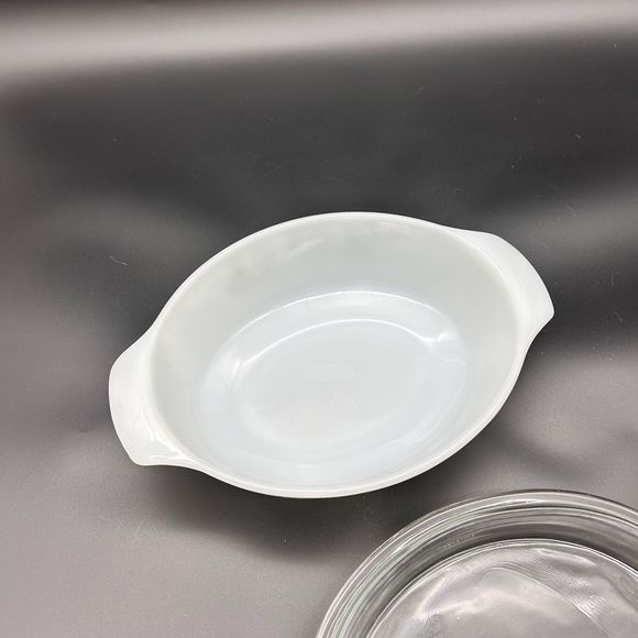 Vintage Fire King Meadow Green Anchor Hocking Oval Casserole Dish 1 1/2 QT - Picture 3 of 6